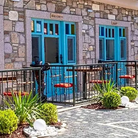 Tetka Hotel 2*