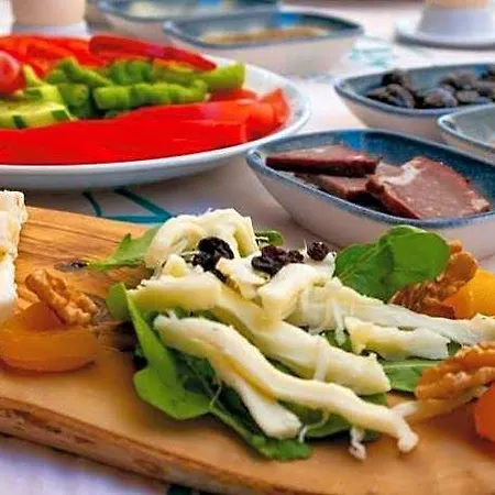 Tetka 2* Küçükköy