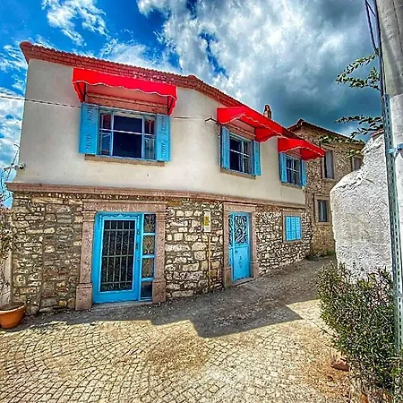 Tetka Hotel 2*